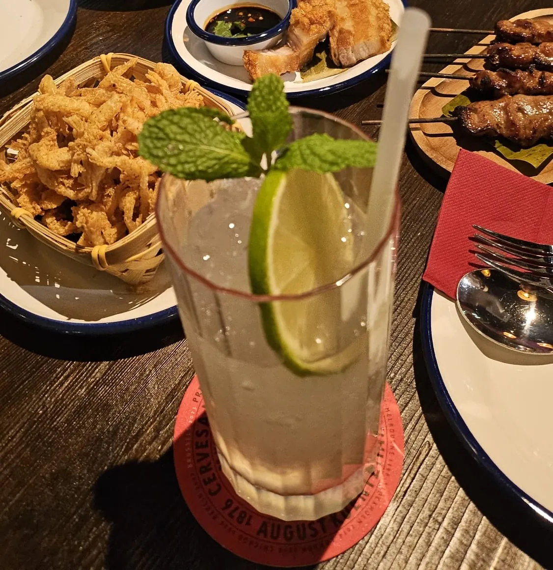 Tapas thai y un mojito