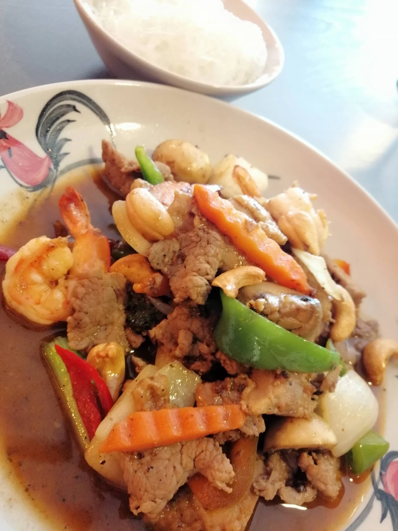 Salteado al wok con anacardos